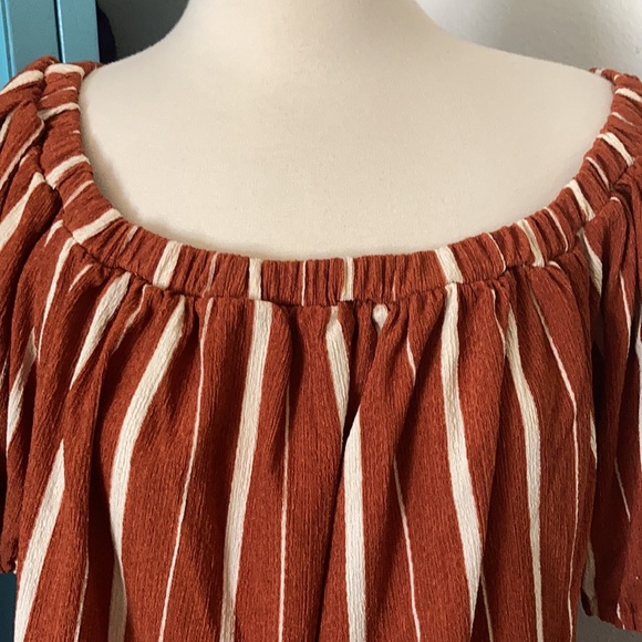 Women’s Anthropologie Top - Picture 2 of 8